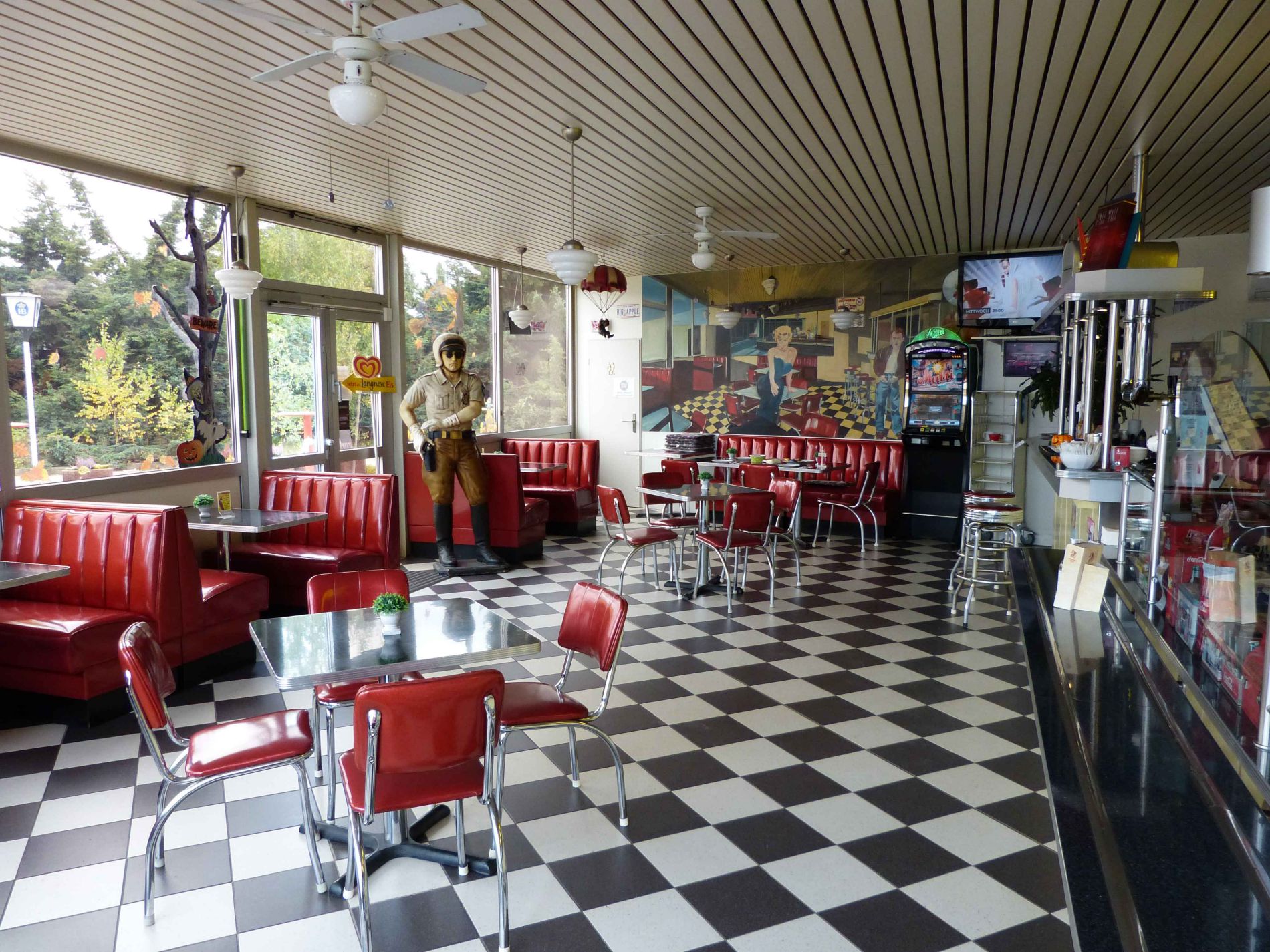 Diner Route 242